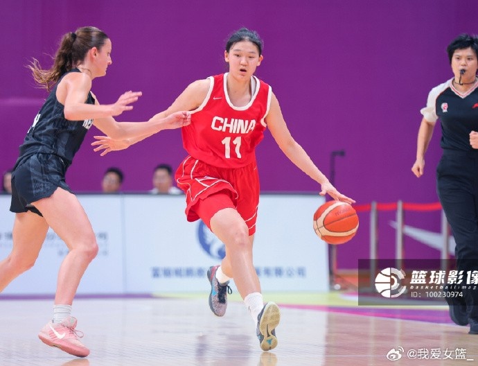 孙晗昀领衔 U17三人女篮武汉备战青奥会